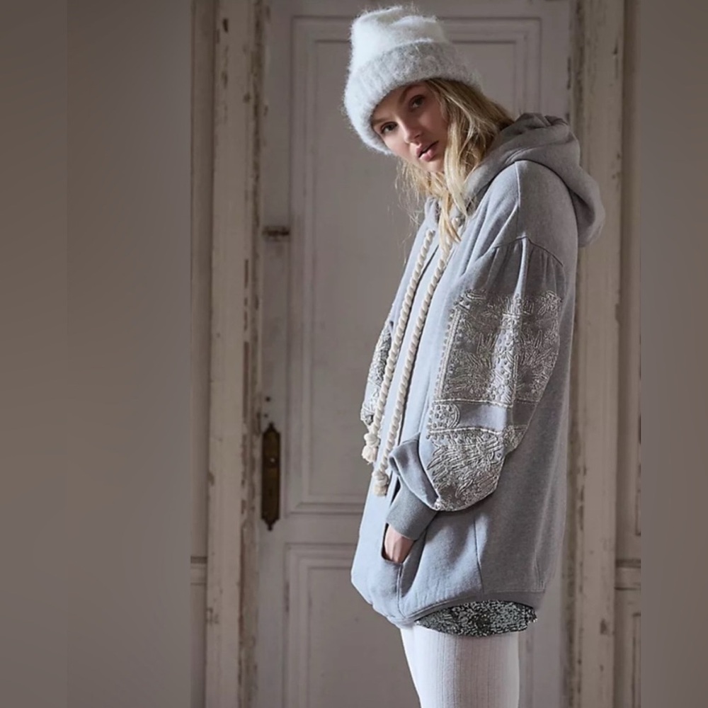 Free People Encrusted Hoodie
Pullover Gray Grey Embellished XS
Sweatshirt